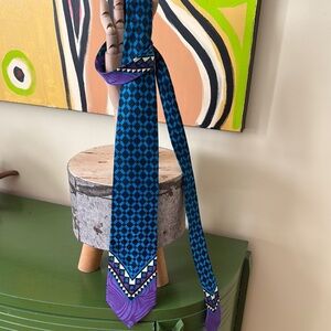 Versace V2 100% silk tie. Made in Italy